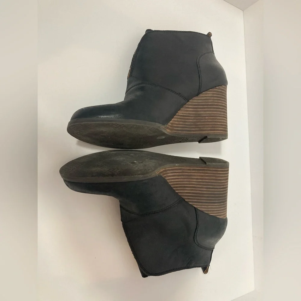 Lucky Brand Yinan black Leather wedge ankle boots booties womens size 10